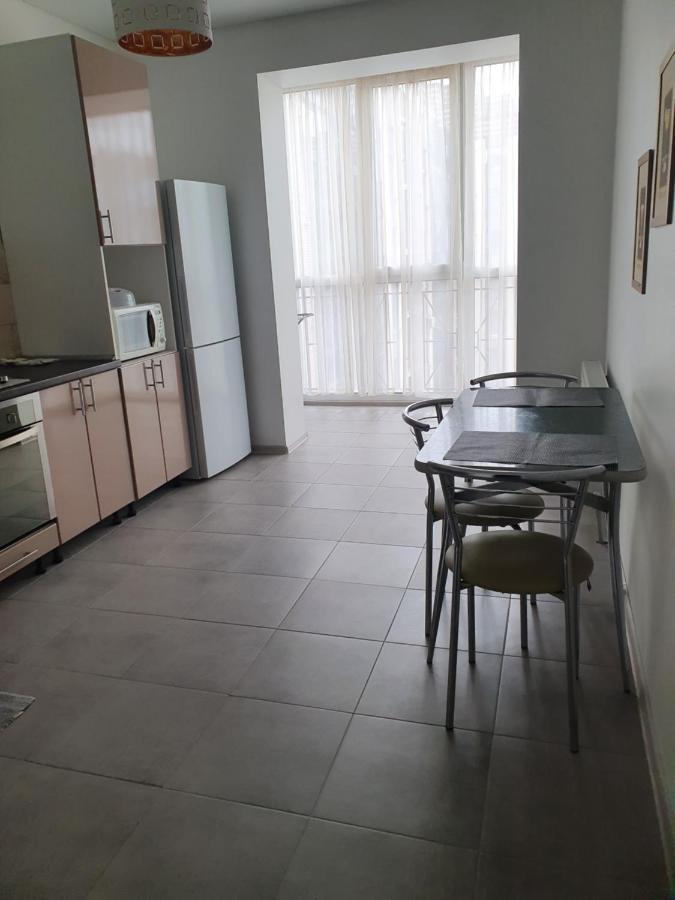 Нова Квартира За Доступною Ціною. Lutsʼk Exteriör bild